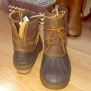 Sperry snow boots
